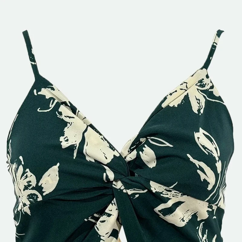 Robe fleurie courte à bretelles évasée