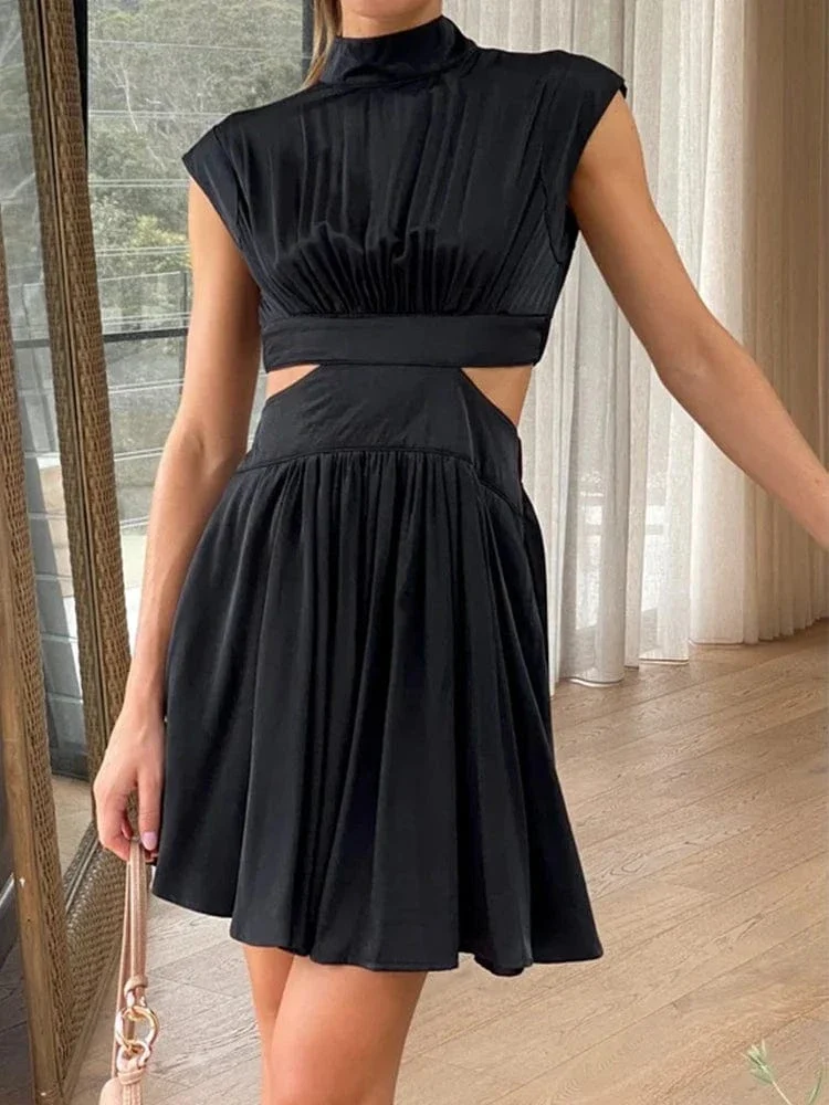 Robe courte fluide col halter