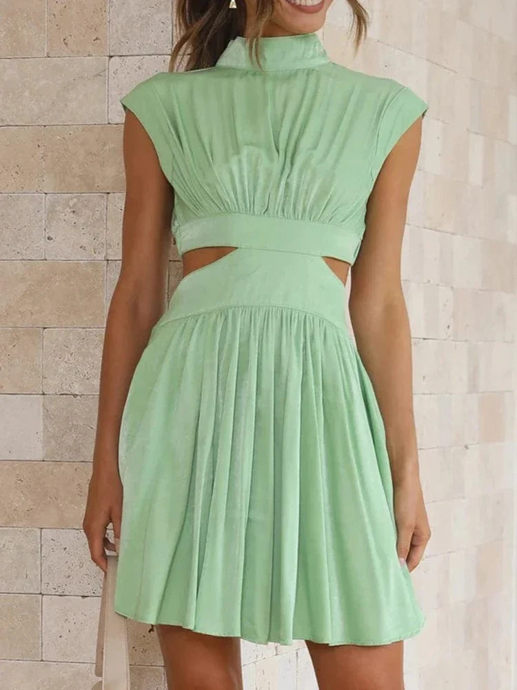 Robe courte fluide col halter