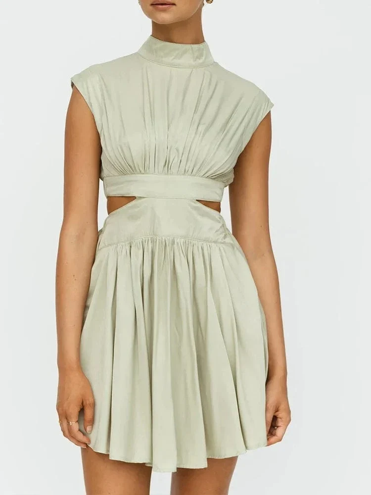 Robe courte fluide col halter