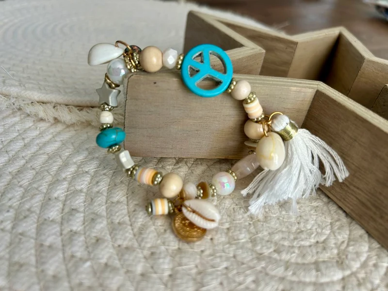 Bracelet élastiqué Peace and love blanc
