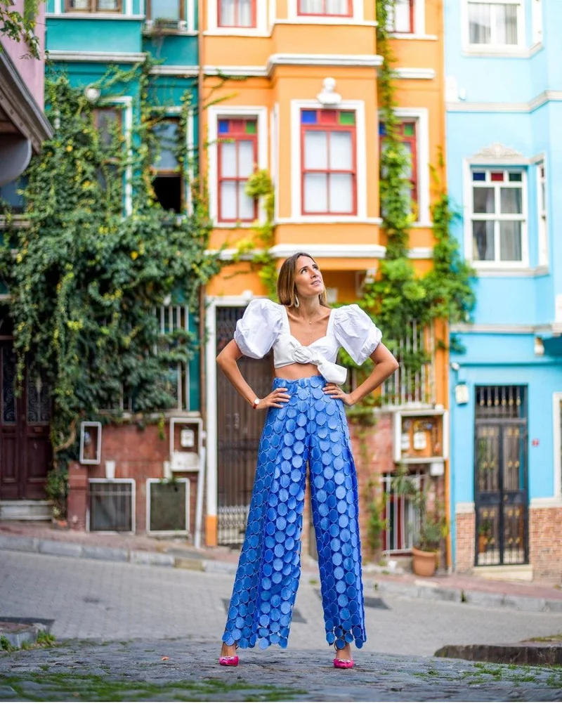 Pantalon à oeillet bleu