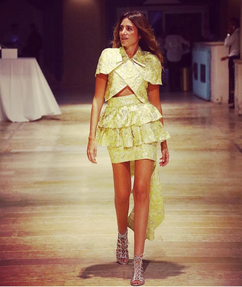 Ensemble créa asymétrique jaune