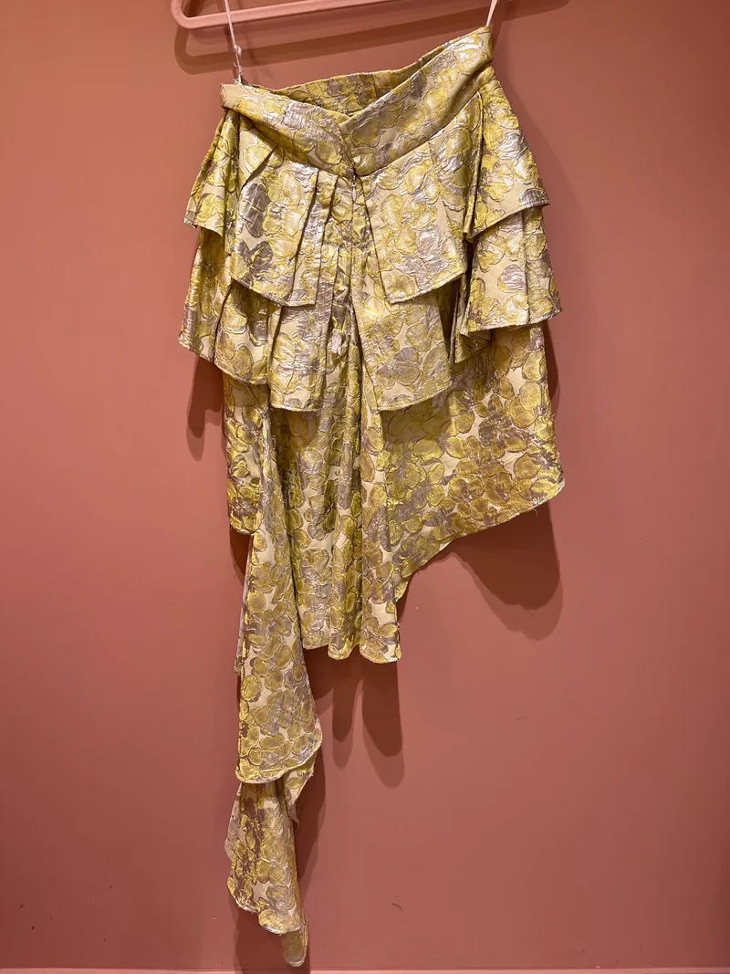 Ensemble créa asymétrique jaune