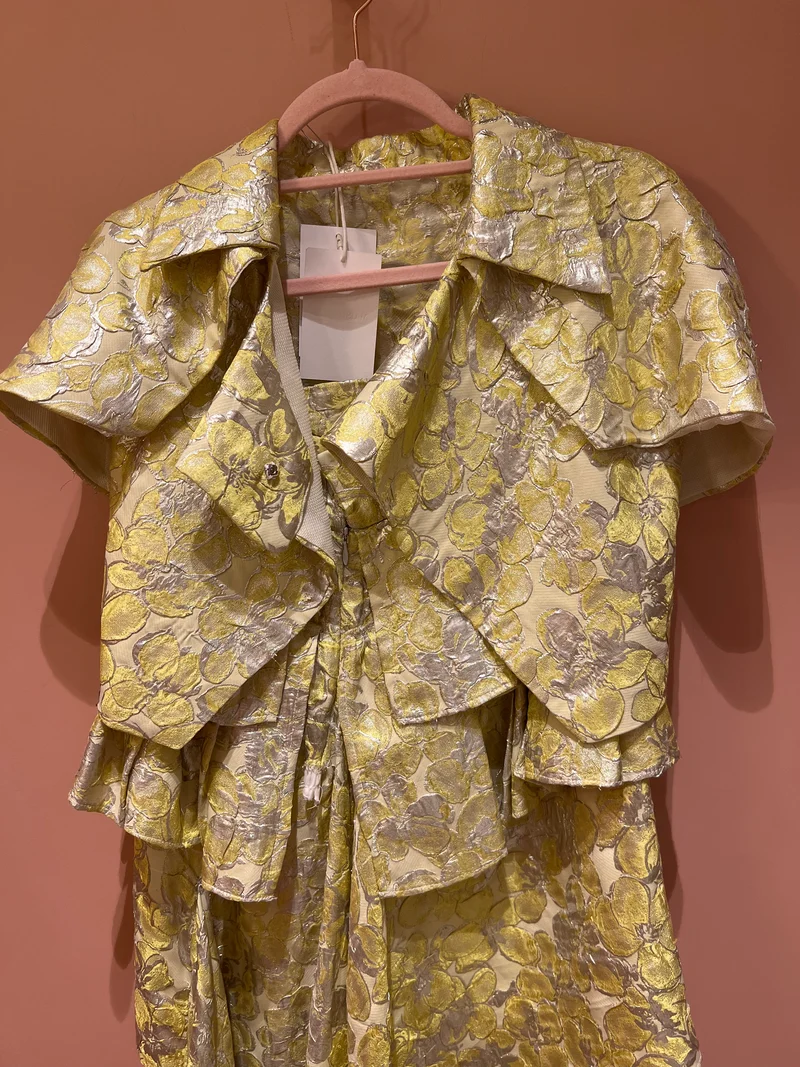 Ensemble créa asymétrique jaune