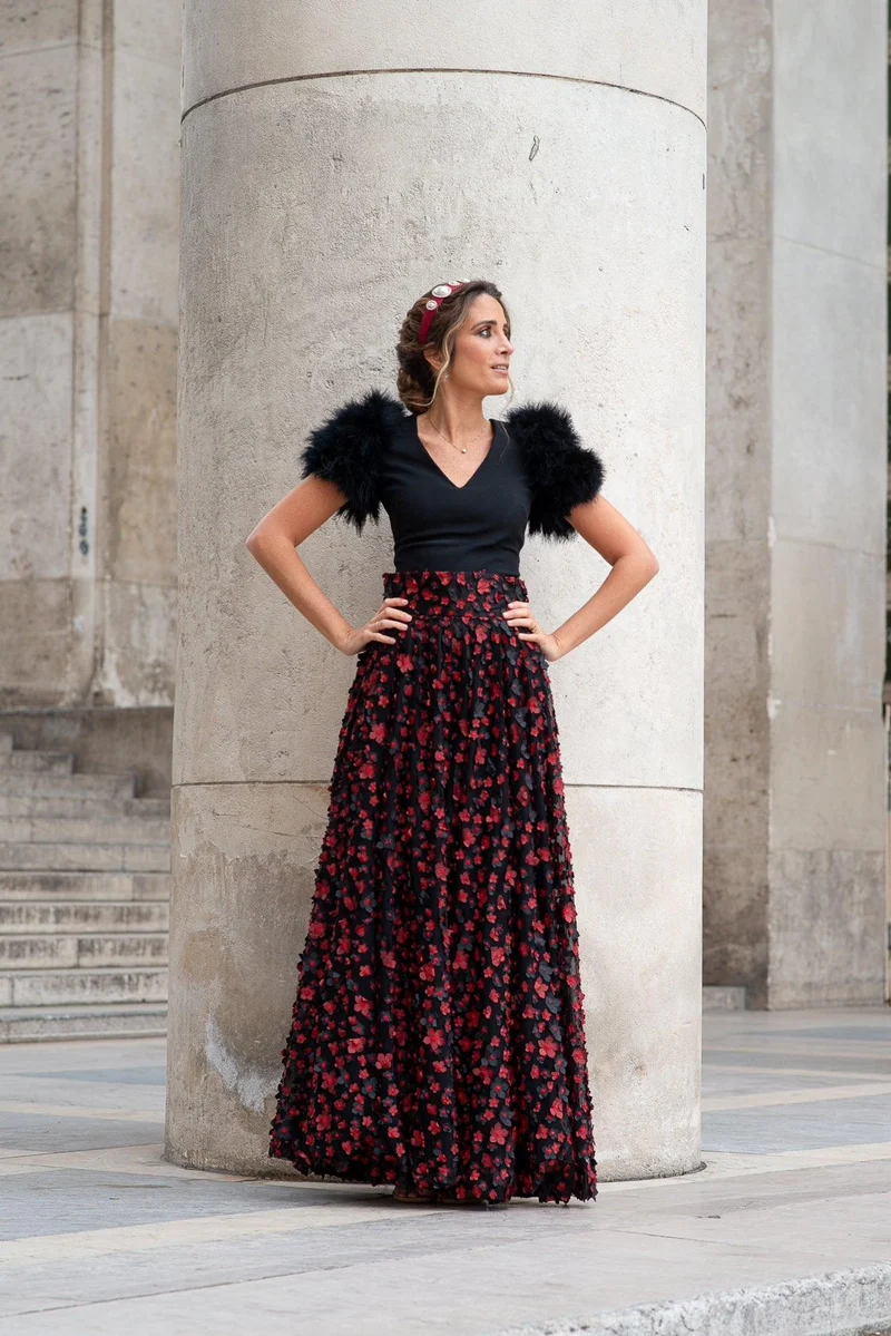 Jupe Chambord pétales brodées noir et rouge