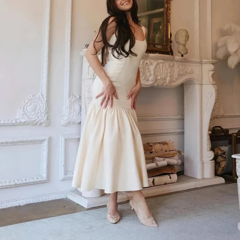 Robe sirène beige sans manches