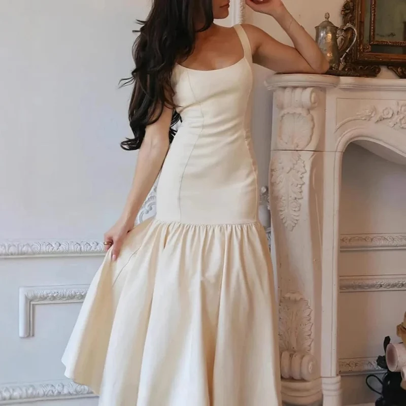 Robe sirène beige sans manches