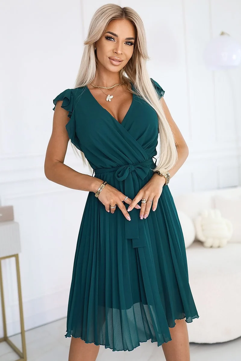 Robe plissée verte sans manches