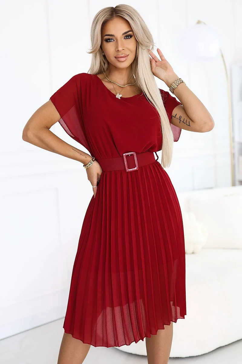 Robe plissée rouge midi manches courtes