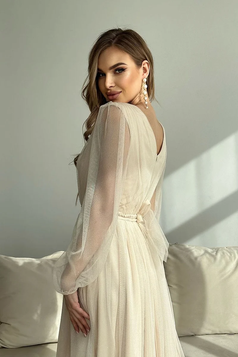 Robe en tulle midi manches longues