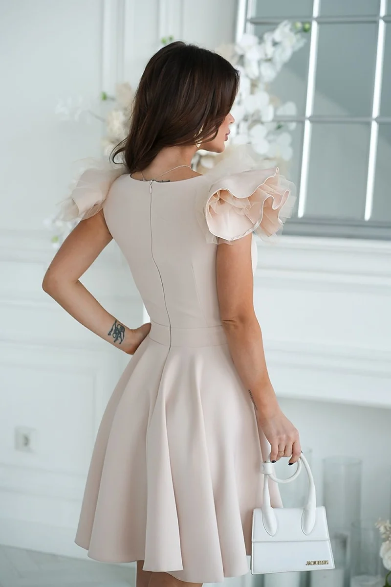 Robe de cocktail chic évasée courte