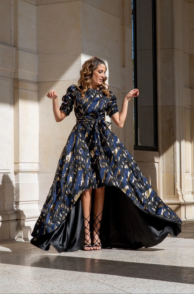 Robe Abu Dhabi asymétrique bleue