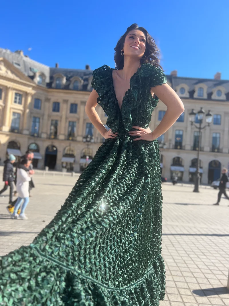Vente Robe longue du soir en pétales brodés verts