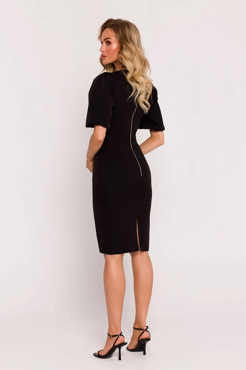 Robe de cocktail fourreau manches courtes
