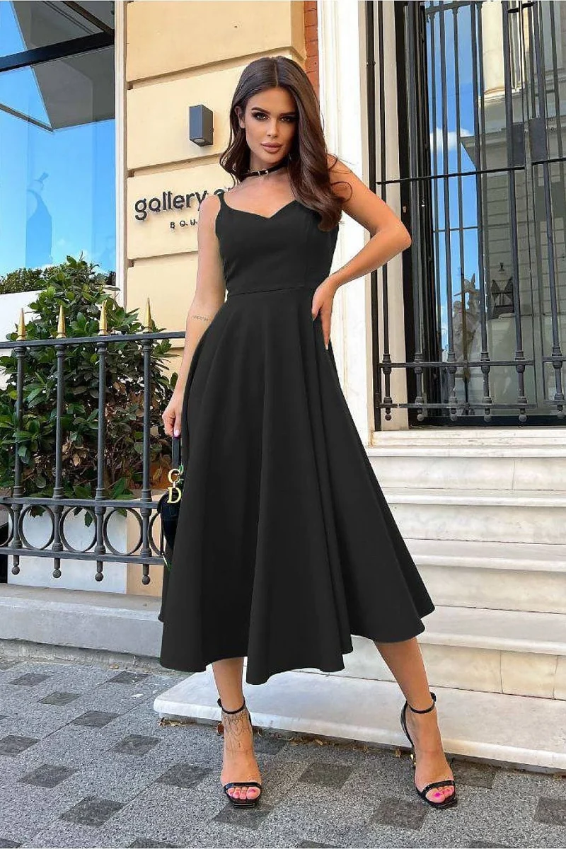 Robe de soirée noire chic évasée