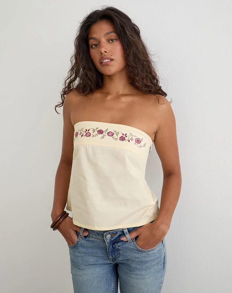 Haut Ahera en popeline couleur « buttermilk » avec broderie « Cherry Blossom »