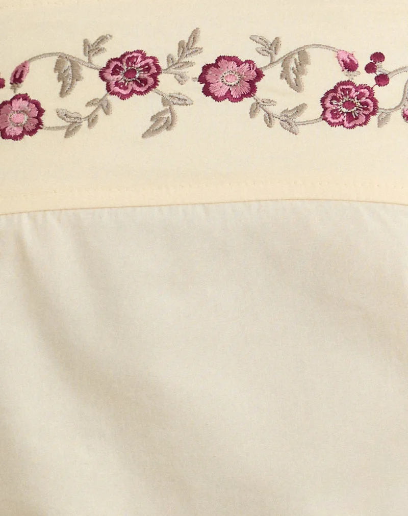 Haut Ahera en popeline couleur « buttermilk » avec broderie « Cherry Blossom »