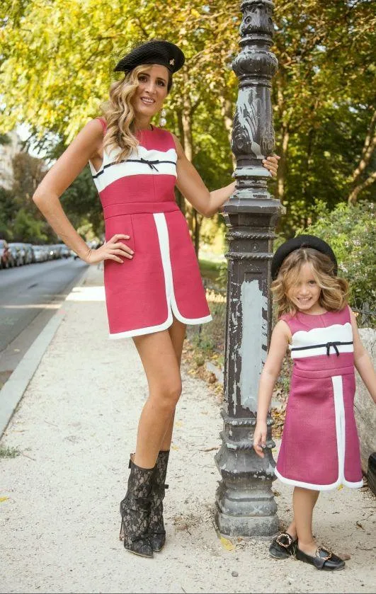 Robe courte bicolore avec petit nœud
