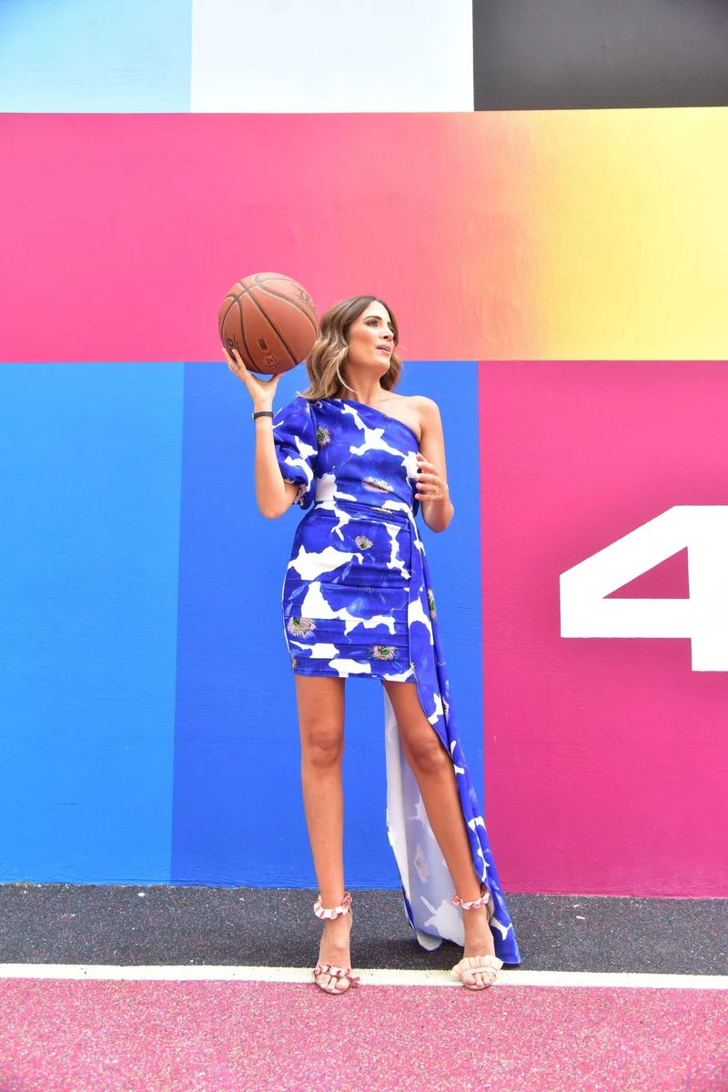 Robe Santorini à fleurs bleues asymétrique