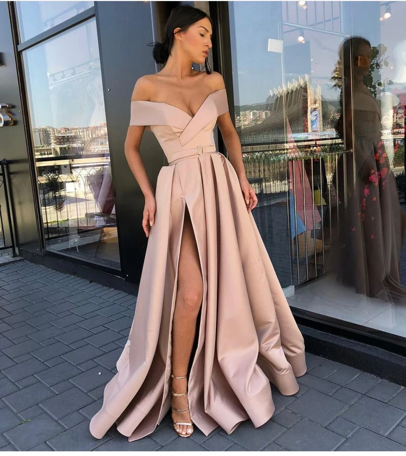 Robe beige encolure Bardot