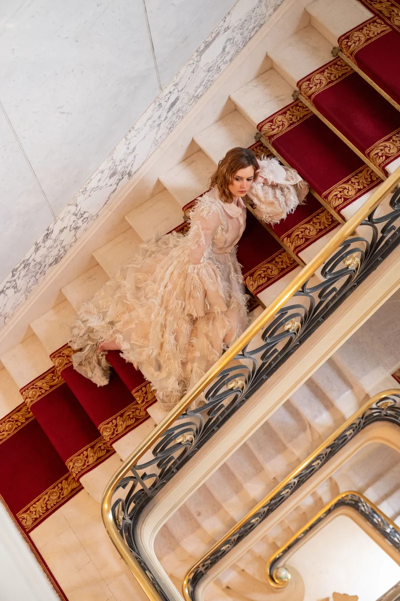 Robe Bella plume ivoire