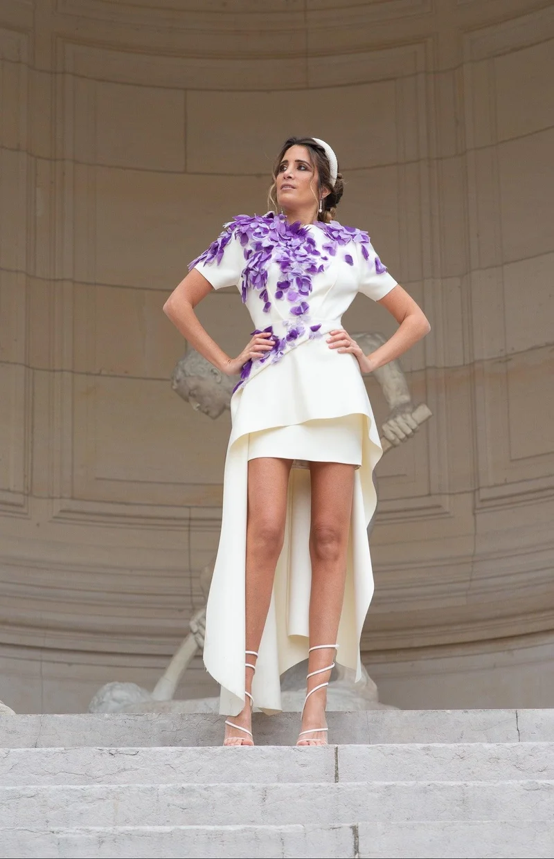 Robe asymétrique pétales violets