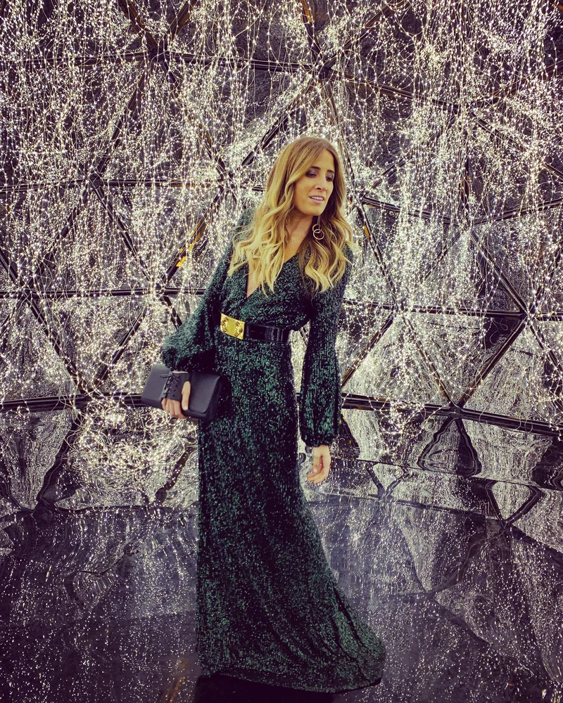Robe longue du soir à sequins verts et manches ballon