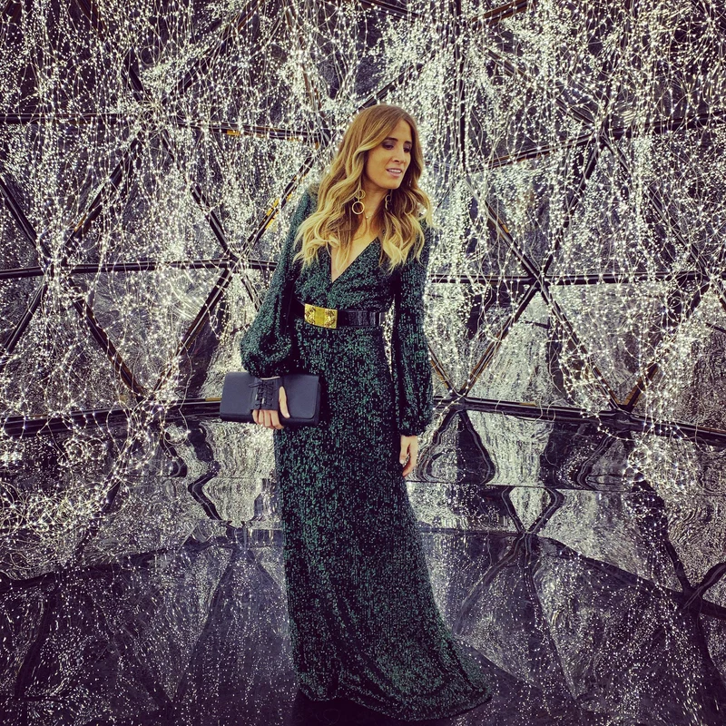 Robe longue du soir à sequins verts et manches ballon