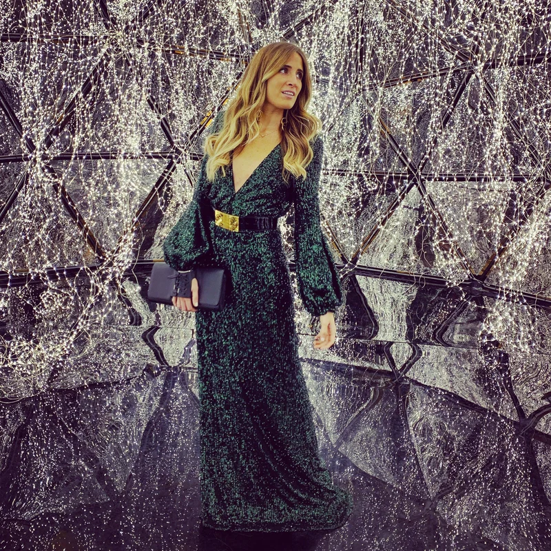 Robe longue du soir à sequins verts et manches ballon