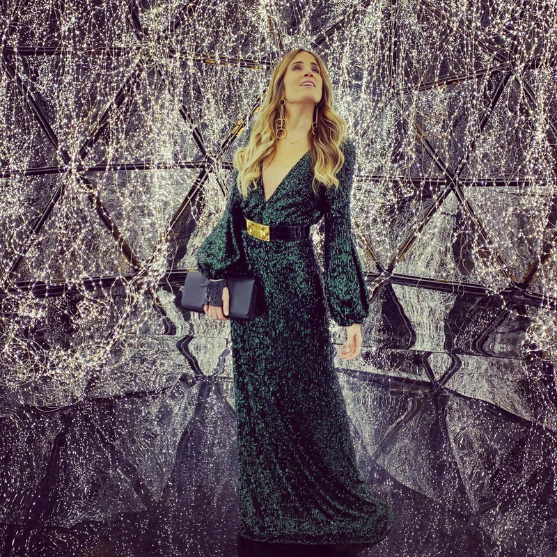 Robe longue du soir à sequins verts et manches ballon