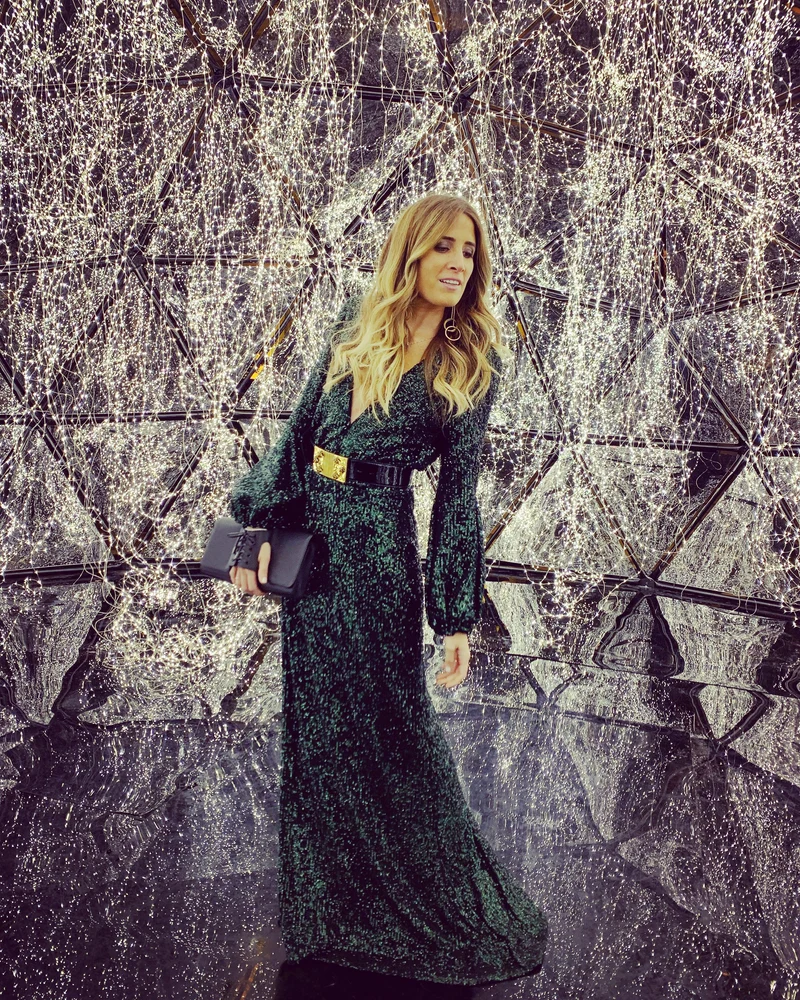 Robe longue du soir à sequins verts et manches ballon