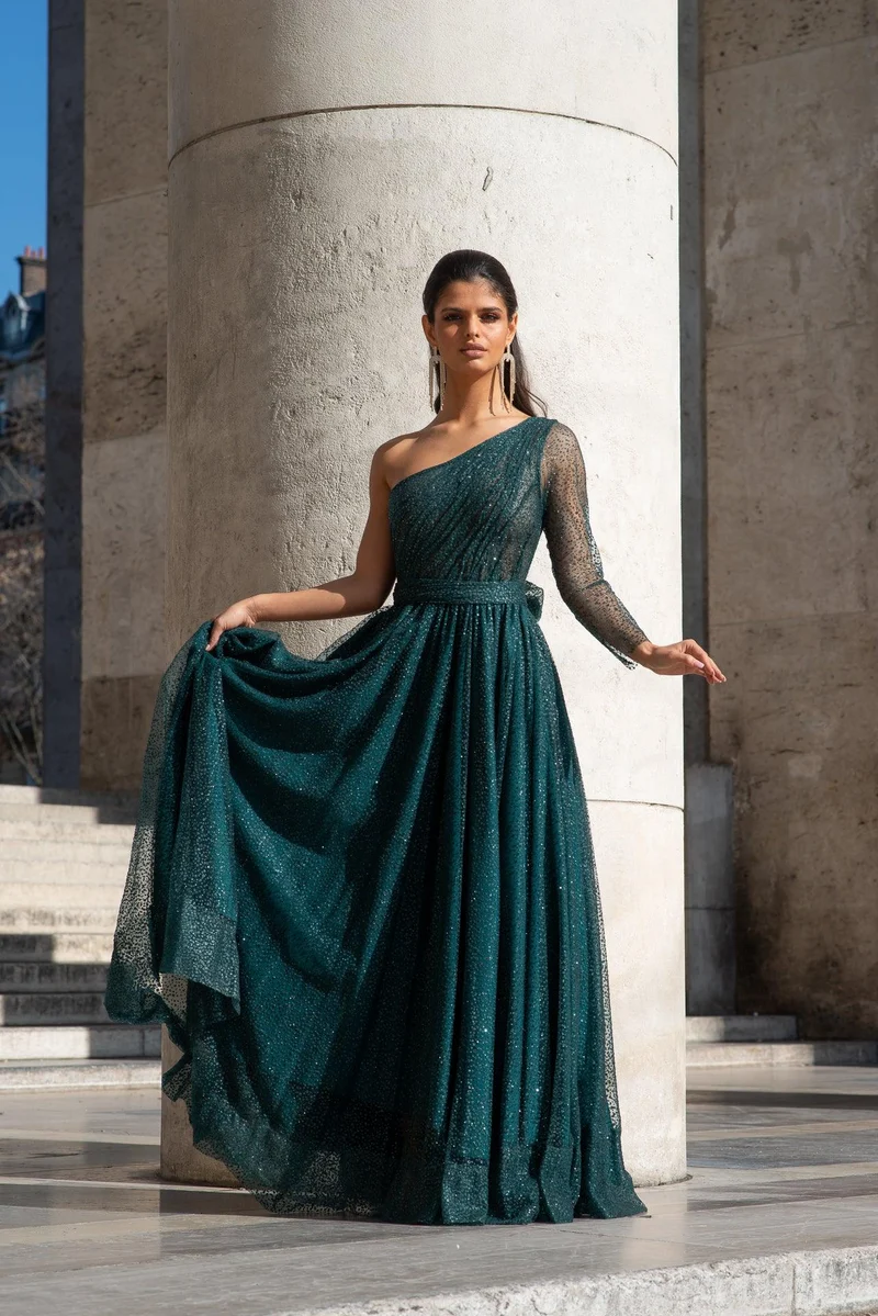 Robe longue du soir verte asymétrique brodée