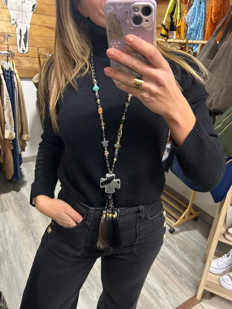 Collier Croix noire