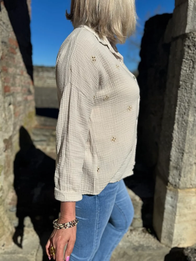 Chemise brodée Louisa beige