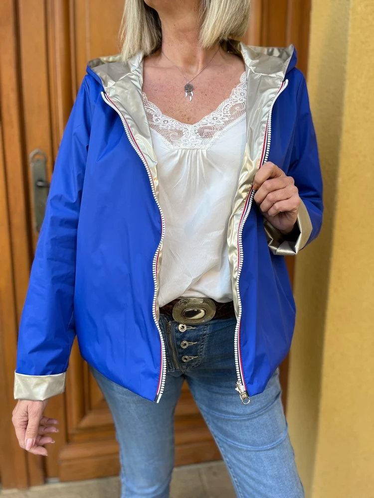 Veste imperméable Laura réversible courte bleu roi et doré