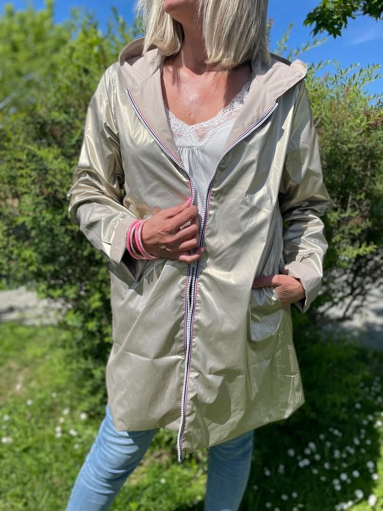 Veste imperméable Laura réversible longue beige et doré