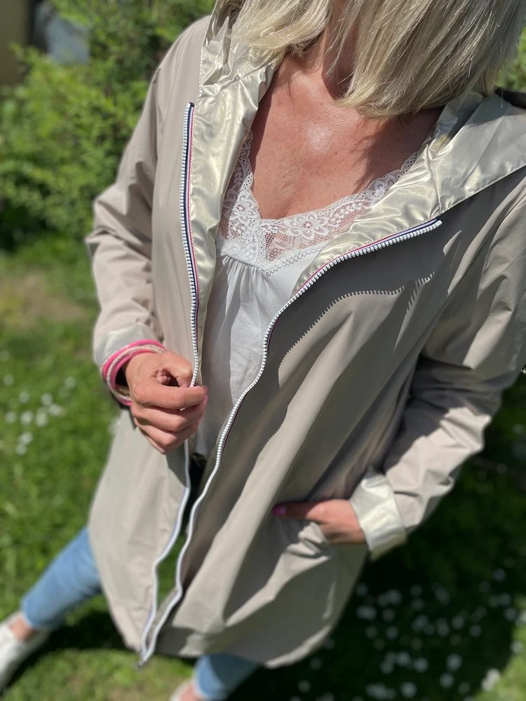 Veste imperméable Laura réversible longue beige et doré