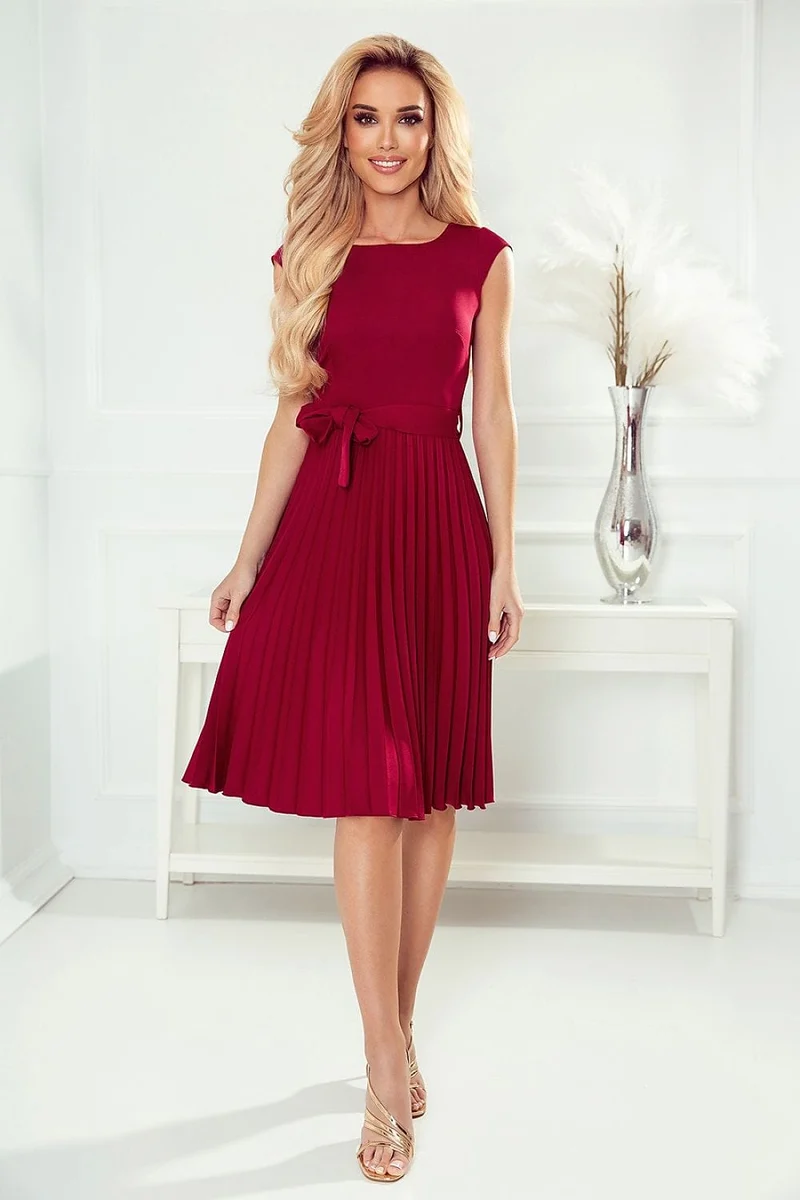 Robe de cocktail jupe plissée manches courtes