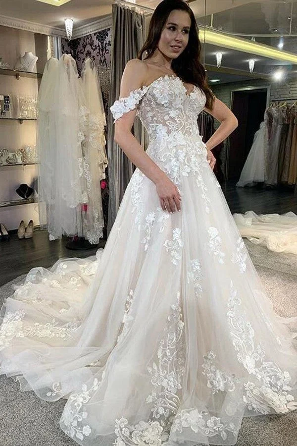 Robe de mariée trapèze à décolleté en V profond et dos nu, manches longues, appliques en perles et dentelle