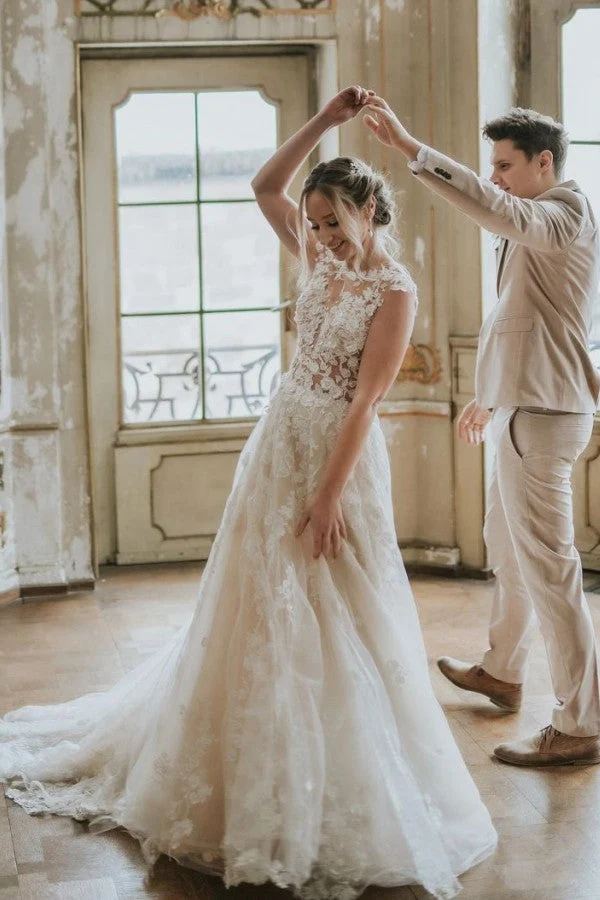 Robe de mariée bohème en tulle avec appliques en dentelle pour des moments inoubliables