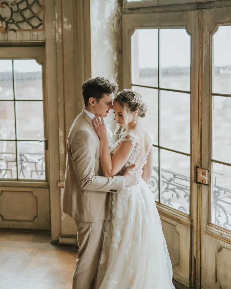 Robe de mariée bohème en tulle avec appliques en dentelle pour des moments inoubliables