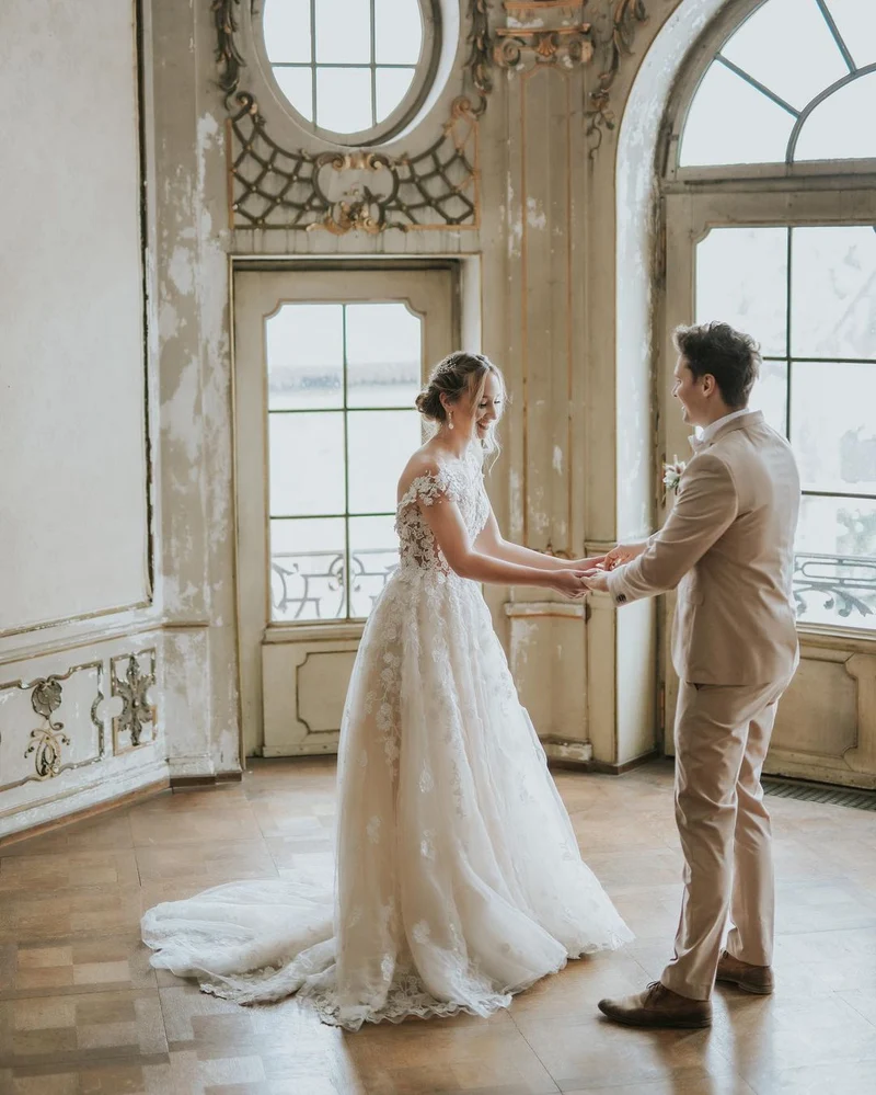 Robe de mariée bohème en tulle avec appliques en dentelle pour des moments inoubliables