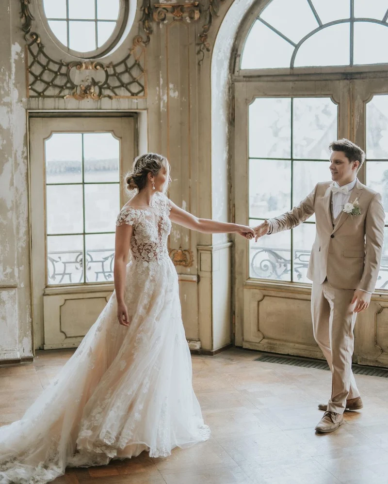 Robe de mariée bohème en tulle avec appliques en dentelle pour des moments inoubliables