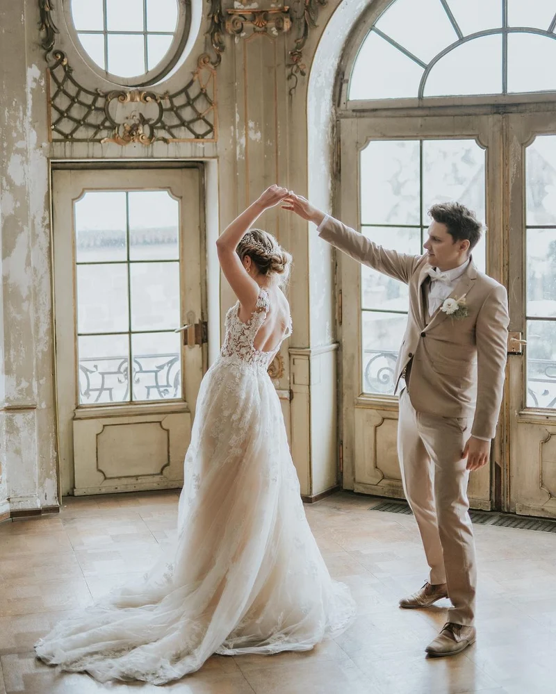 Robe de mariée bohème en tulle avec appliques en dentelle pour des moments inoubliables