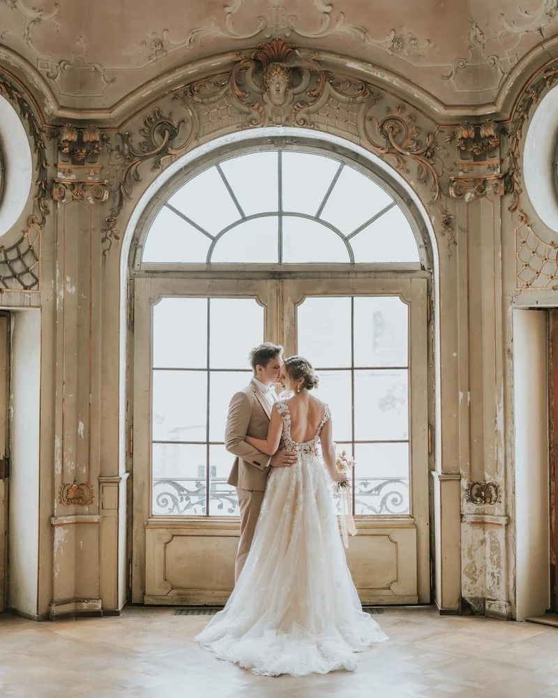 Robe de mariée bohème en tulle avec appliques en dentelle pour des moments inoubliables