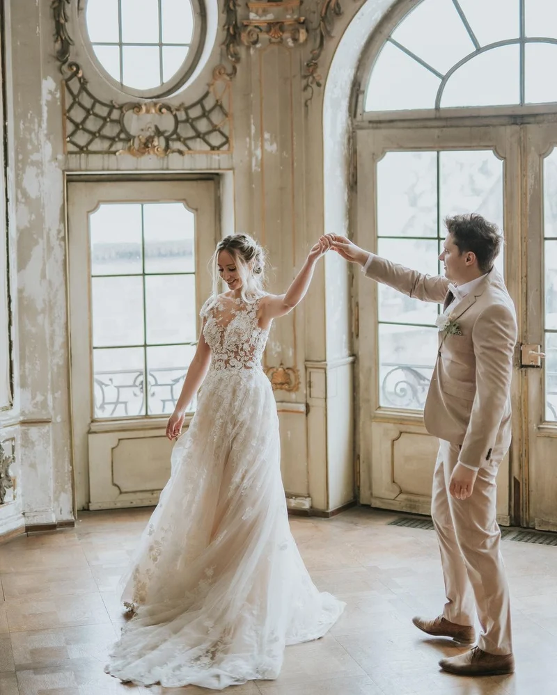 Robe de mariée bohème en tulle avec appliques en dentelle pour des moments inoubliables