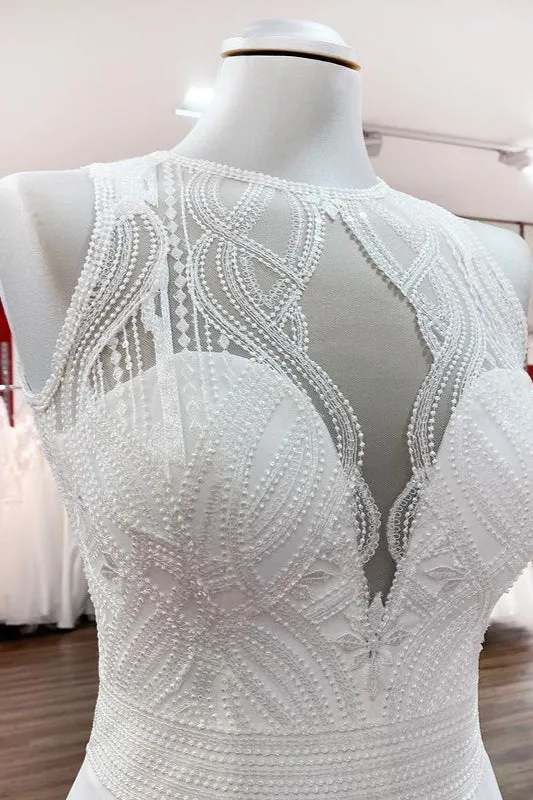 Robe de mariée longue en satin, coupe trapèze, dos nu, volants, appliques