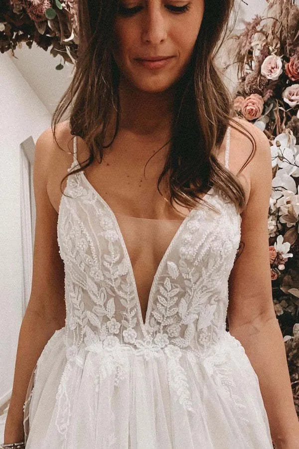 Robe de mariée sirène élégante, décolleté en cœur, manches et dentelle en tulle
