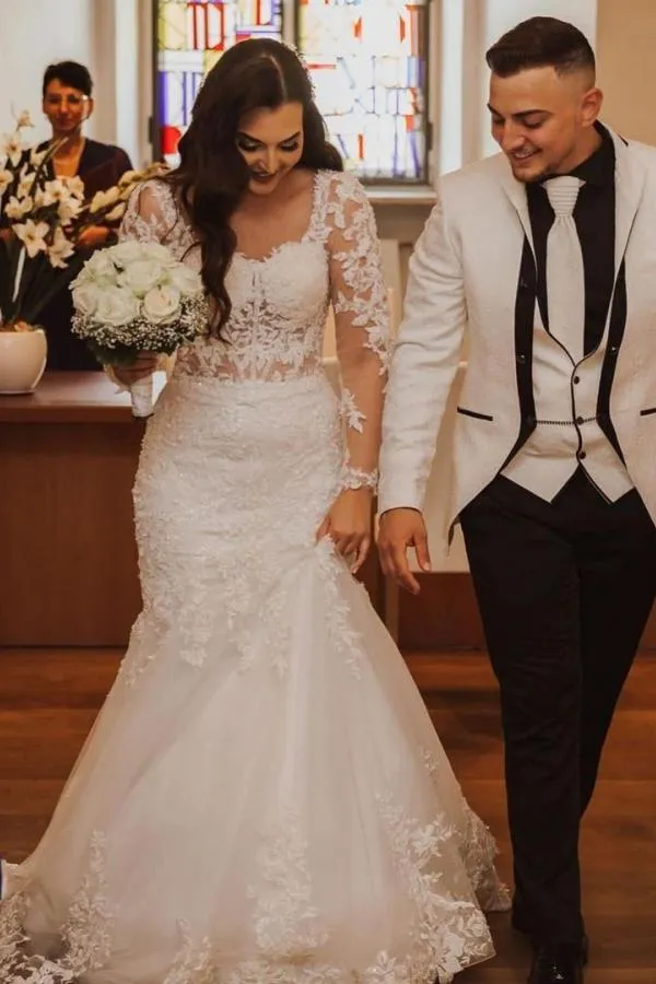 Robe de mariée élégante coupe A-Line, longueur au sol, en tulle avec appliques en dentelle